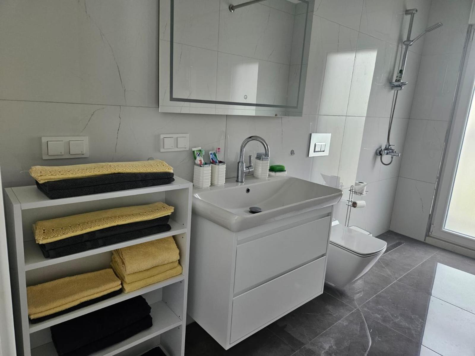Modern Apartment In Very Quiet Location In Darica, Istanbul Esterno foto